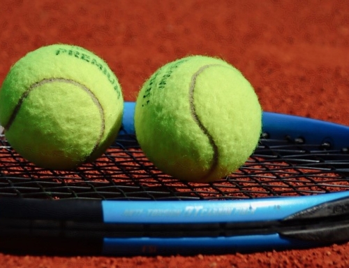 Tennisballen: opvallend of onzichtbaar?